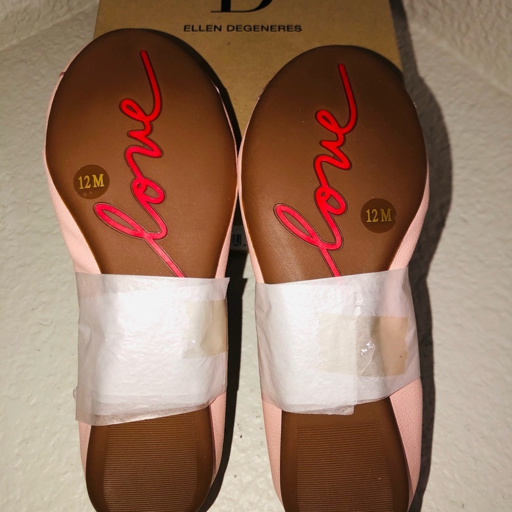 Ellen Degeneres Pink 'Love' Embroidered Kids Ballet Flats - Picture 8 of 11